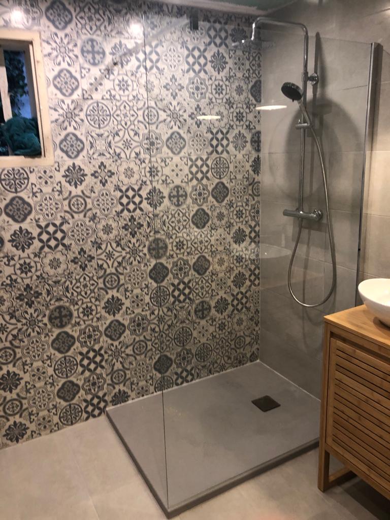 Douche à l’italienne réalisée par Plomberie Jo à Peypin